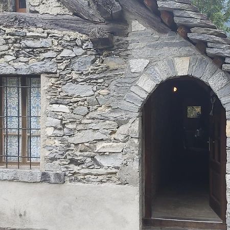 Vila Tepilanti Cerentino Exteriér fotografie