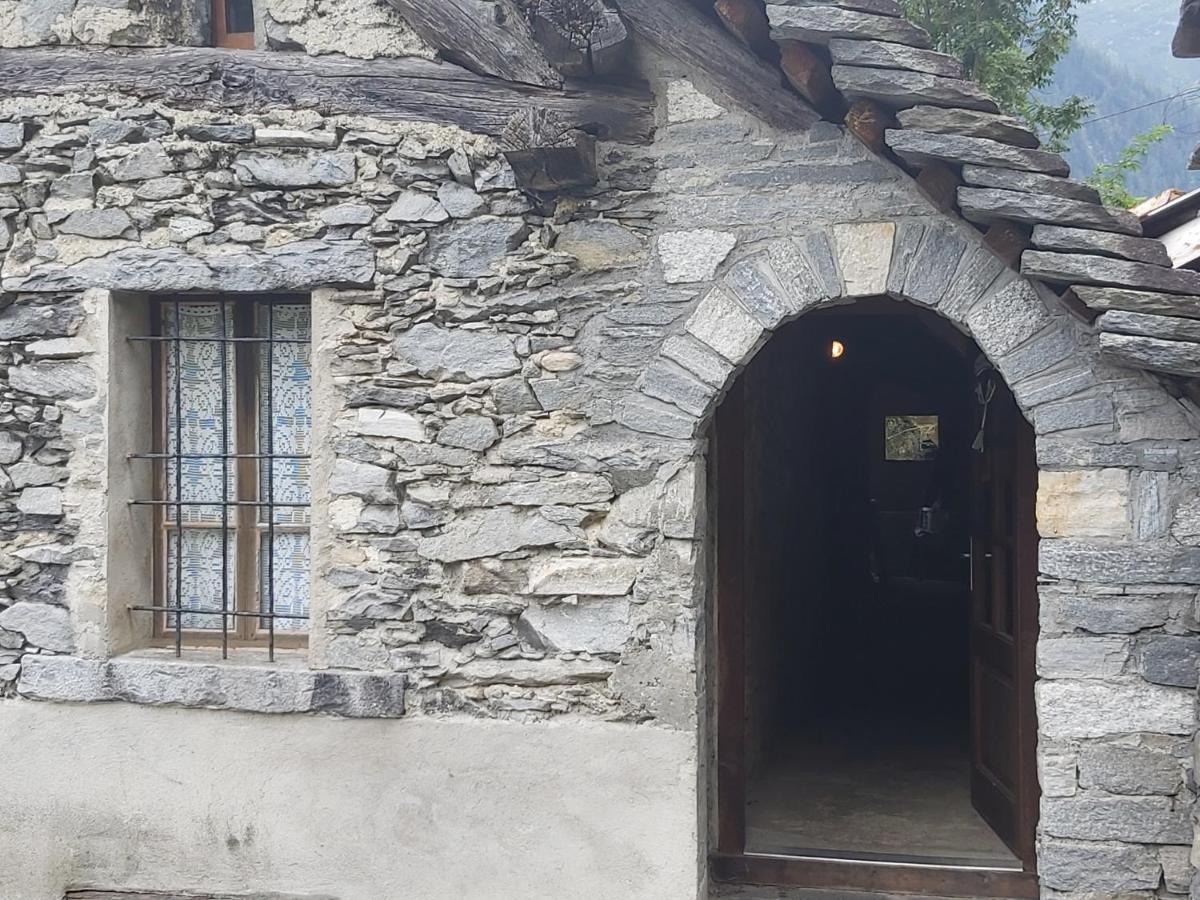 Vila Tepilanti Cerentino Exteriér fotografie